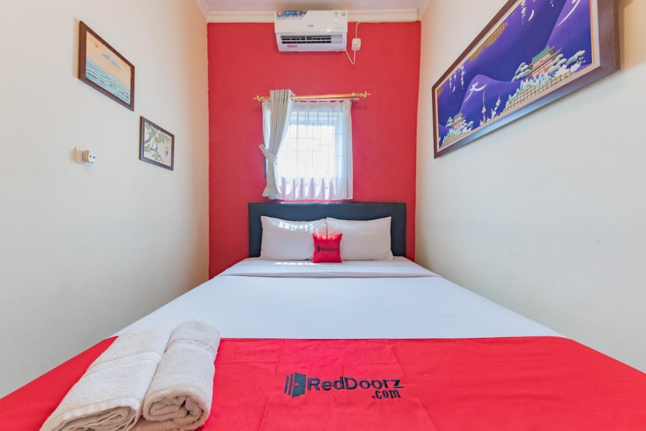 Hotel Reddoorz Syariah At Sudirman Street Garut Exterior foto