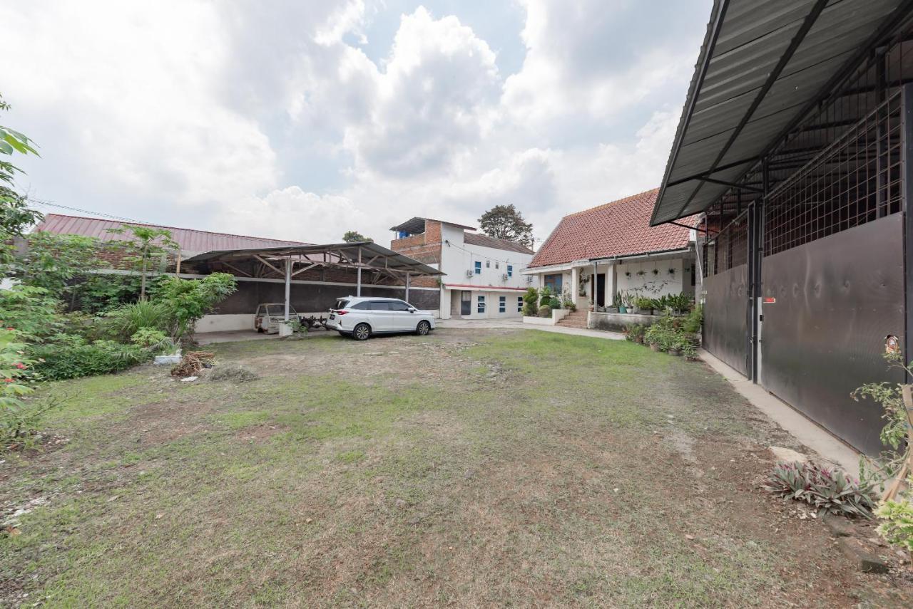 Hotel Reddoorz Syariah At Sudirman Street Garut Exterior foto