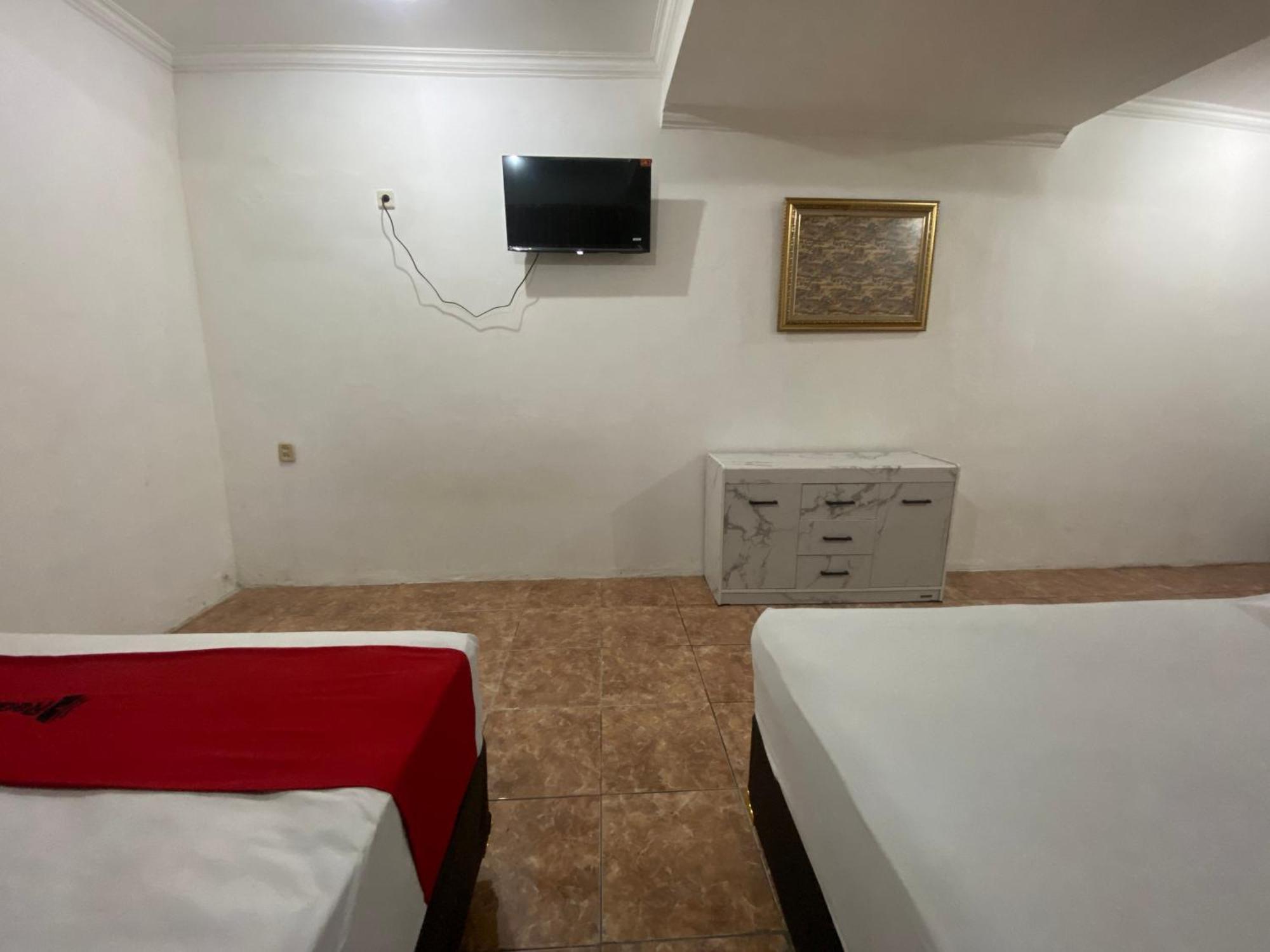 Hotel Reddoorz Syariah At Sudirman Street Garut Exterior foto