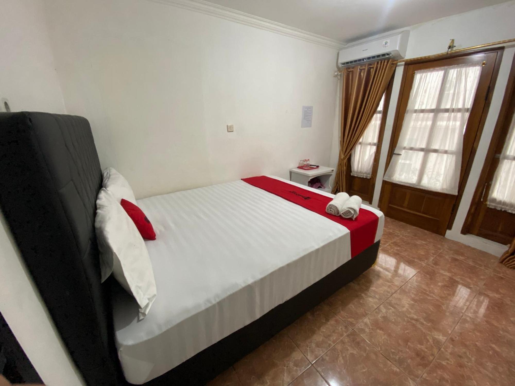 Hotel Reddoorz Syariah At Sudirman Street Garut Exterior foto